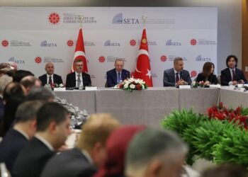Cumhurbaşkanı Erdoğan, ABD'li düşünce kuruluşu temsilcileriyle bir araya geldi 3 Cumhurbaşkanı Erdoğan, ABD’li düşünce kuruluşu temsilcileriyle bir araya geldi