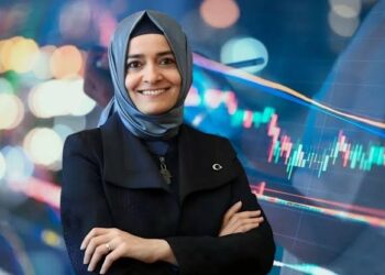 Fon iddiaları sonrası Fatma Betül Sayan Kaya yürüttüğü tüm görevlerden affını istedi