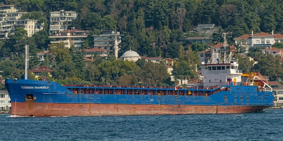 Anasayfa 71 İstanbul’da iki ticari gemi çarpıştı: 10 mürettebatla irtibat kesildi