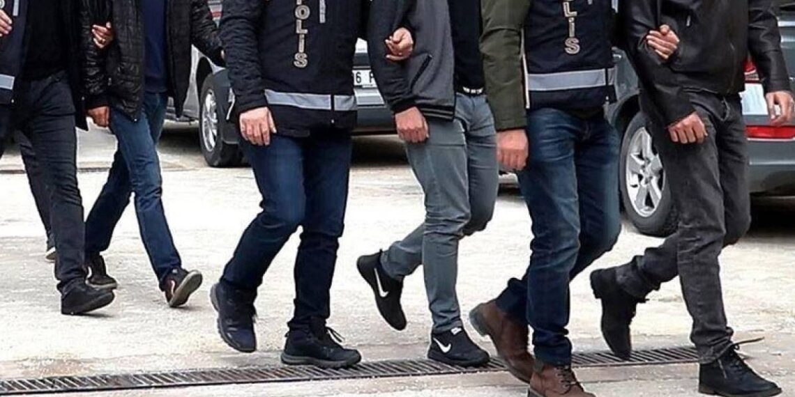 Anasayfa 73 FETÖ’nün “izdivaç” yapılanmasına 8 ilde operasyon