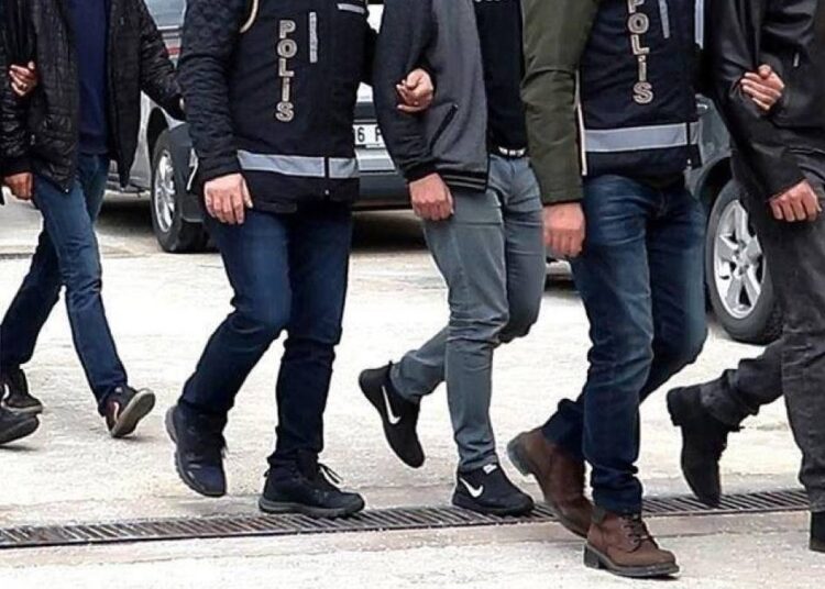 FETÖ’nün “izdivaç” yapılanmasına 8 ilde operasyon