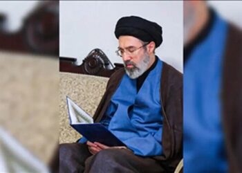 Mücteba Hamaney bombalanan hastanenin enkazından çıkarılmış 2 Mücteba Hamaney bombalanan hastanenin enkazından çıkarılmış