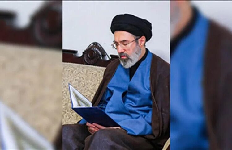 Mücteba Hamaney bombalanan hastanenin enkazından çıkarılmış 1 Mücteba Hamaney bombalanan hastanenin enkazından çıkarılmış