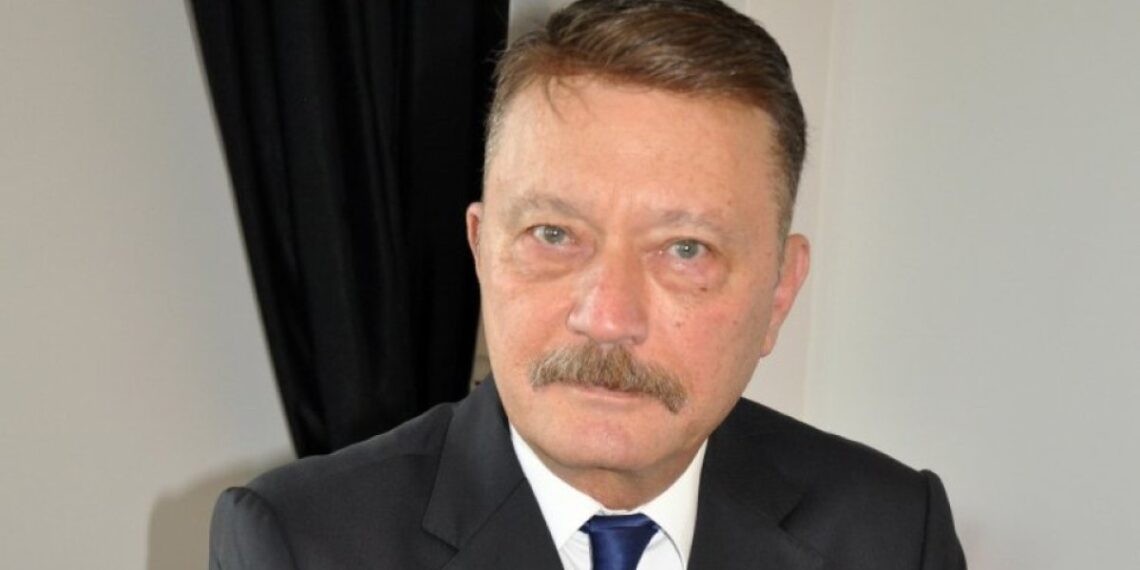 Anasayfa 63 Hasan Atilla Uğur havalimanında gözaltına alındı