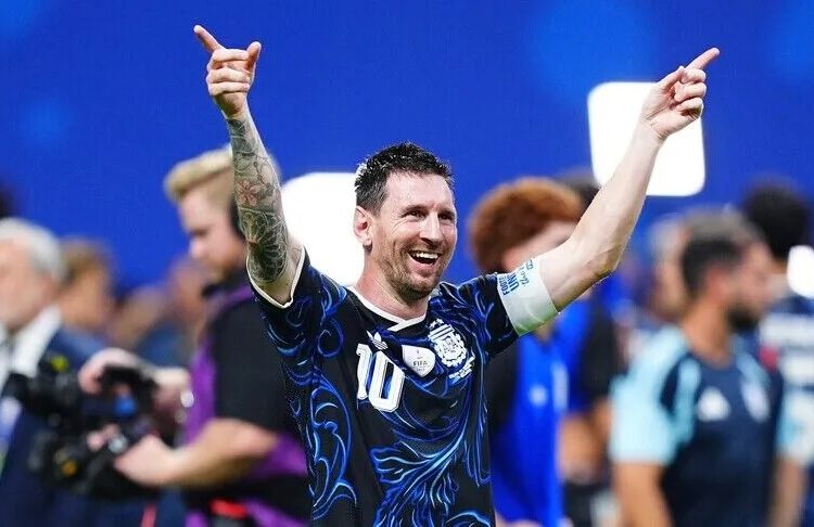 Tarihin en çok kupa kazanan futbolcusu Messi, 48. şampiyonluğuna ulaştı 1 Tarihin en çok kupa kazanan futbolcusu Messi, 48. şampiyonluğuna ulaştı