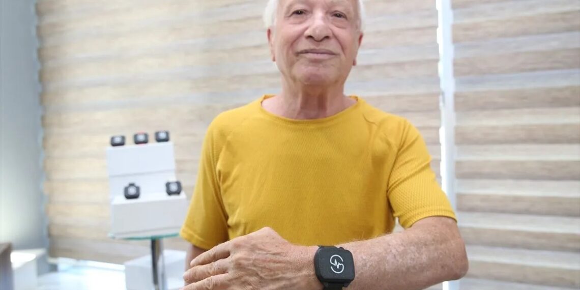 Anasayfa 65 Teknokentte üretilen titreşimli bileklik, Parkinson hastalarının hayatını kolaylaştırıyor