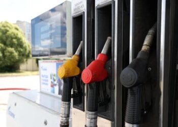 Rusya'da benzin sıkıntısı yeniden gündemde 2 Rusya’da benzin sıkıntısı yeniden gündemde