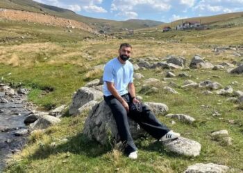 Salah’ın oturduğu kaya şöhret oldu, Trabzonluların akınına uğruyor 2 Salah’ın oturduğu kaya şöhret oldu, Trabzonluların akınına uğruyor