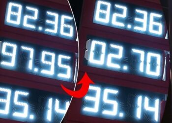 Motorin zammı tabelaları da vurdu: Üç haneli fiyatlar ekrana sığmadı 4 Motorin zammı tabelaları da vurdu: Üç haneli fiyatlar ekrana sığmadı
