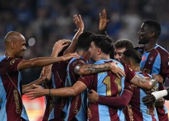 Hüseyin Çimşir yönetimindeki Trabzonspor, farklı galip geldi 2 Hüseyin Çimşir yönetimindeki Trabzonspor, farklı galip geldi