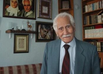 Türk şiirinde aşkın ve mistik duyuşun sesi: Bahaettin Karakoç 3 Türk şiirinde aşkın ve mistik duyuşun sesi: Bahaettin Karakoç