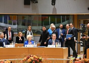 Suna Yaman yazdı I Ukrayna savaşı iki ateş arasında: Yaptırımlar ertelendi, Avrupa hazırlanıyor 2 Suna Yaman yazdı I Ukrayna savaşı iki ateş arasında: Yaptırımlar ertelendi, Avrupa hazırlanıyor