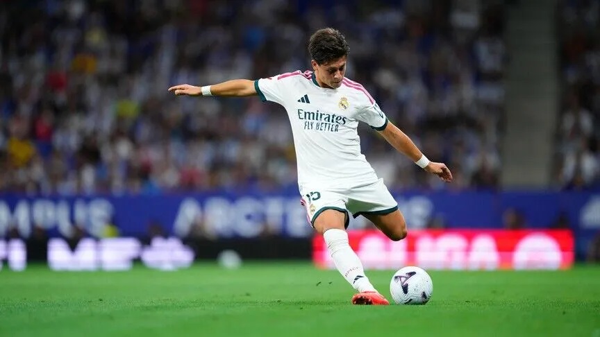 Anasayfa 74 Arda Güler, Real Madrid’de eylül ayının futbolcusu seçildi