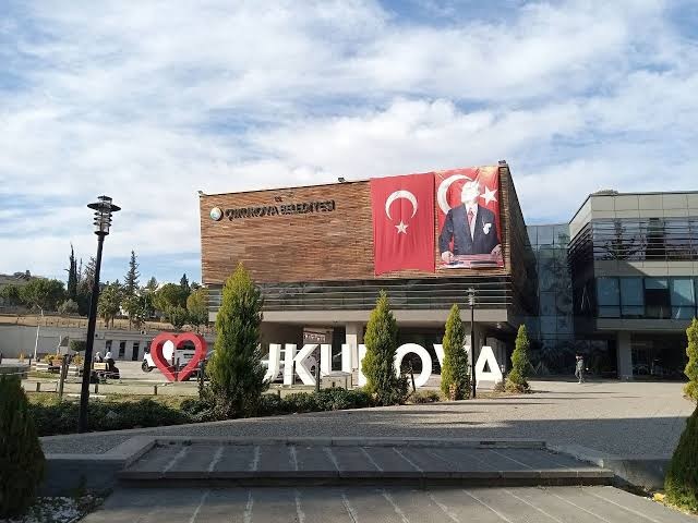 Çukurova Belediyesi'ne operasyon: Çok sayıda kişi hakkında gözaltı kararı 1 Çukurova Belediyesi’ne operasyon: Çok sayıda kişi hakkında gözaltı kararı