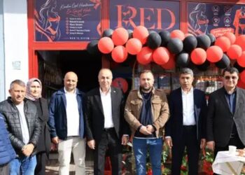 Fantezi iç giyim mağazası siyasilerin dualarıyla açıldı 16 Fantezi iç giyim mağazası siyasilerin dualarıyla açıldı