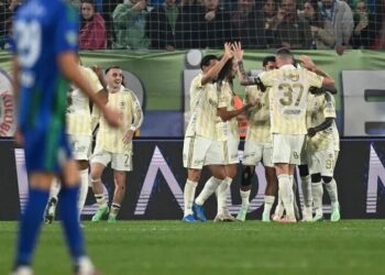 Fenerbahçe deplasmanda 3 puanı 3 golle aldı 2 Fenerbahçe deplasmanda 3 puanı 3 golle aldı