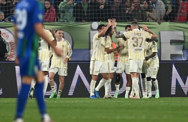 Fenerbahçe deplasmanda 3 puanı 3 golle aldı 1 Fenerbahçe deplasmanda 3 puanı 3 golle aldı