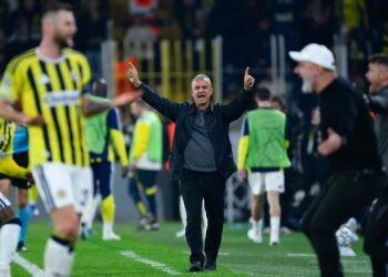 Kamil Aslan yazdı I Fenerbahçe’de çanlar İsmail Kartal için mi çalıyor? 3 Kamil Aslan yazdı I Fenerbahçe’de çanlar İsmail Kartal için mi çalıyor?