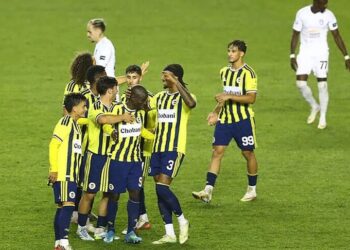 Fenerbahçe hazırlık maçında Turan Tovuz'u 2-0 mağlup etti 2 Fenerbahçe hazırlık maçında Turan Tovuz’u 2-0 mağlup etti