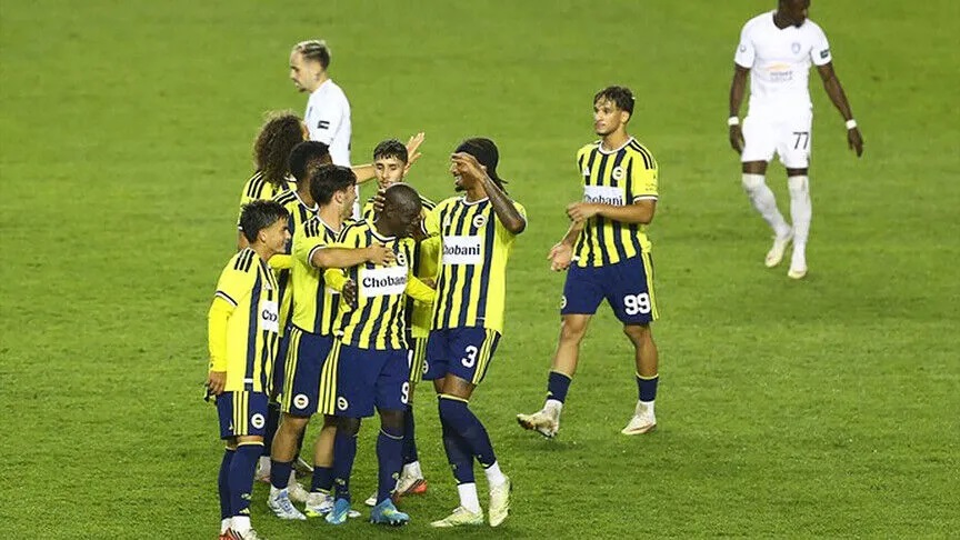 Anasayfa 66 Fenerbahçe hazırlık maçında Turan Tovuz’u 2-0 mağlup etti