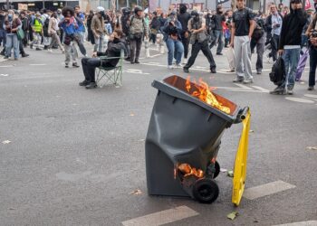 Fransa’da liselilerin eylemleri devam ediyor