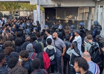 Suna Yaman yazdı I Fransa’da liseli protestoları büyüyor: Eğitim krizinin ötesine geçen gerilim 1 Suna Yaman yazdı I Fransa’da liseli protestoları büyüyor: Eğitim krizinin ötesine geçen gerilim