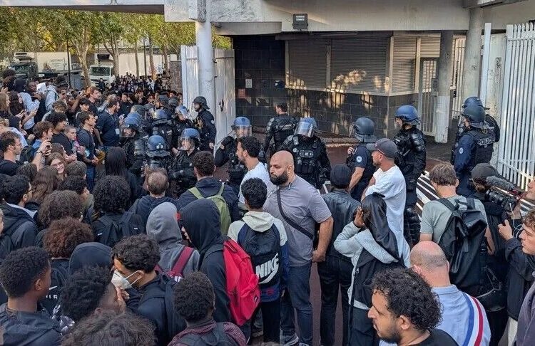 Suna Yaman yazdı I Fransa’da liseli protestoları büyüyor: Eğitim krizinin ötesine geçen gerilim 1 Suna Yaman yazdı I Fransa’da liseli protestoları büyüyor: Eğitim krizinin ötesine geçen gerilim