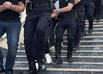 İstanbul merkezli FETÖ operasyonu: 15 gözaltı 3 İstanbul merkezli FETÖ operasyonu: 15 gözaltı