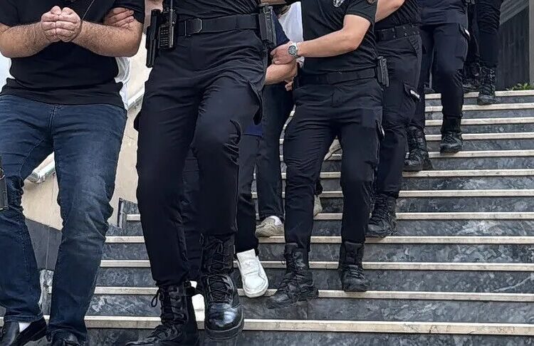 İstanbul merkezli FETÖ operasyonu: 15 gözaltı 1 İstanbul merkezli FETÖ operasyonu: 15 gözaltı