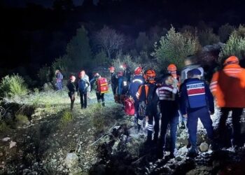Kanyonda mahsur kalan İHH gönüllülerinden 3'ü kurtarıldı, biri hayatını kaybetti 2 Kanyonda mahsur kalan İHH gönüllülerinden 3’ü kurtarıldı, biri hayatını kaybetti