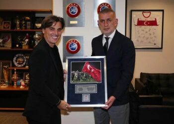 TFF'de Montella'nın yüzünü güldüren vedalaşma 24 TFF’de Montella’nın yüzünü güldüren vedalaşma