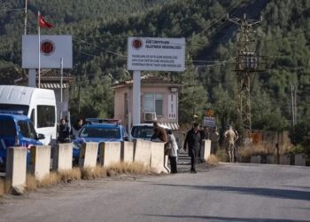 Soma’da maden faciası: Can kaybı 5’e yükseldi 3 Soma’da maden faciası: Can kaybı 5’e yükseldi