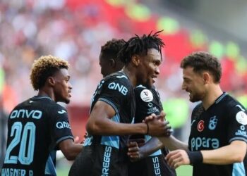 Trabzonspor, deplasmanda Samsunspor'u 3-0 yendi 4 Trabzonspor, deplasmanda Samsunspor’u 3-0 yendi