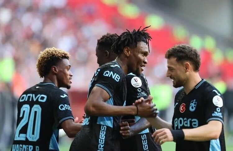 Trabzonspor, deplasmanda Samsunspor'u 3-0 yendi 1 Trabzonspor, deplasmanda Samsunspor’u 3-0 yendi