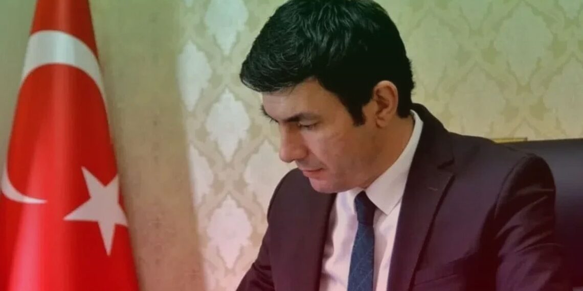 Anasayfa 65 Afyonkarahisar Vali Yardımcısı silahla intihar etti
