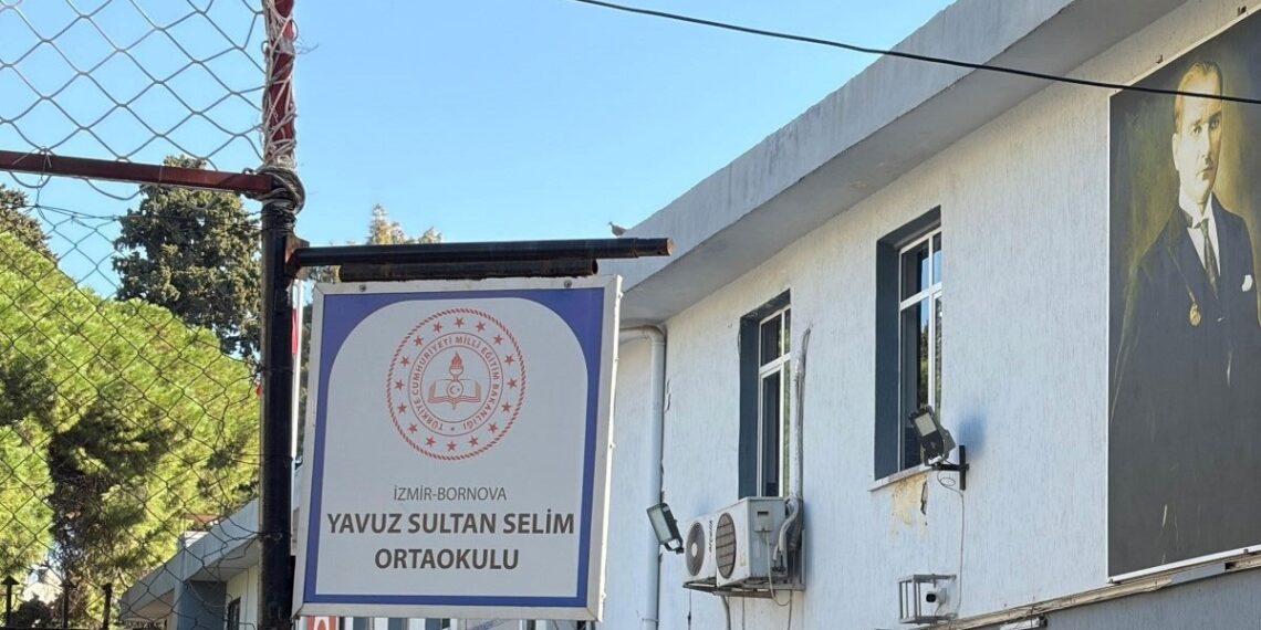 Anasayfa 66 Kadın velileri taciz eden öğretmen açığa alındı
